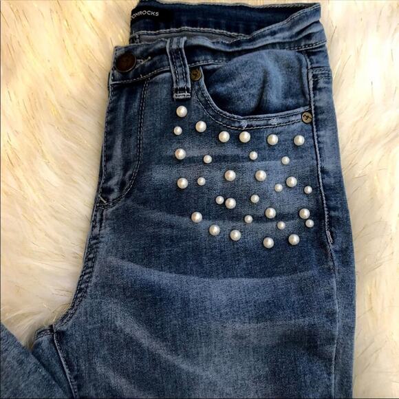 BLOOMROCKS Melrose Pearls Fray Cuff Ankles Jeans - Picture 9 of 13